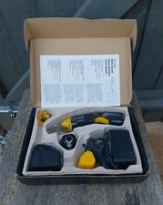 E C Fabric Cutter Louvolite R9080 Material 