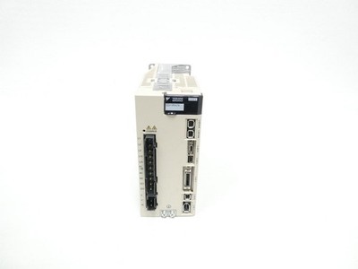 Yaskawa SGDV-5R5A21A Servopack 0-400hz 200-230v-ac 0-230v-ac 3ph 750w