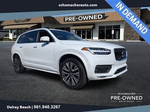 2022 Volvo XC90 T5 Momentum