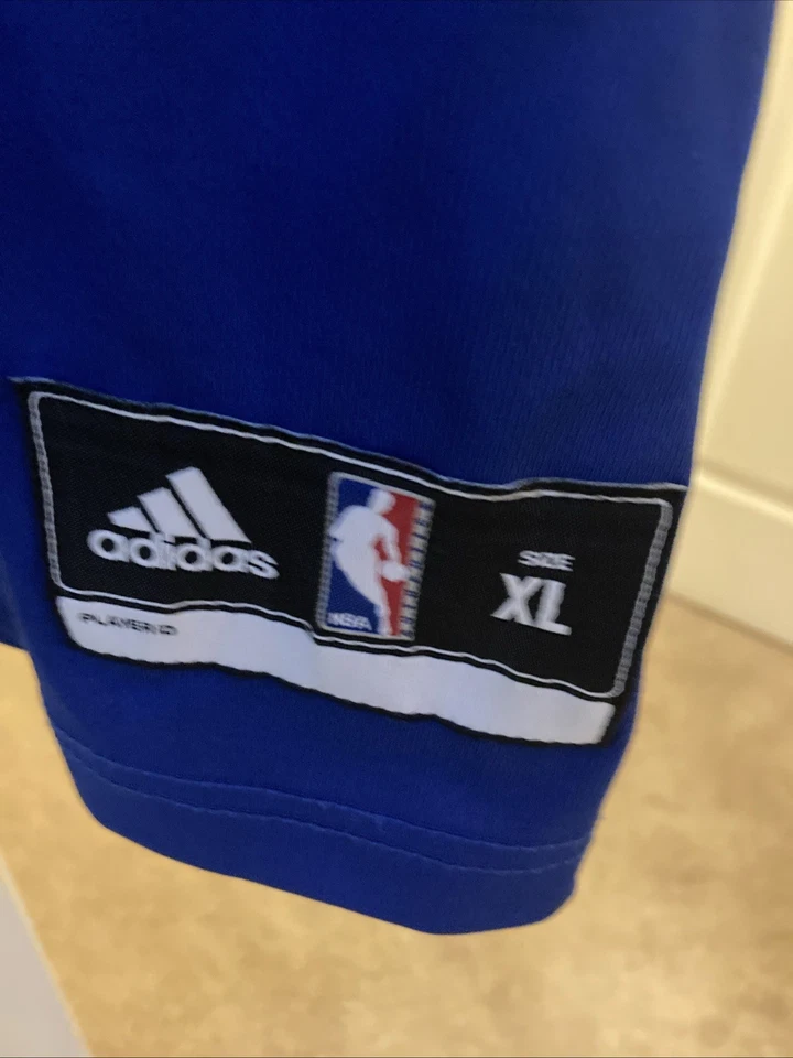Camiseta Adidas XL Richardson 76ers Foto 3 de 4