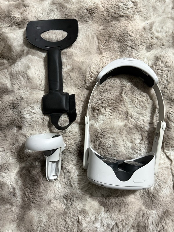 Meta Oculus Quest 2 128GB VR Headset - White