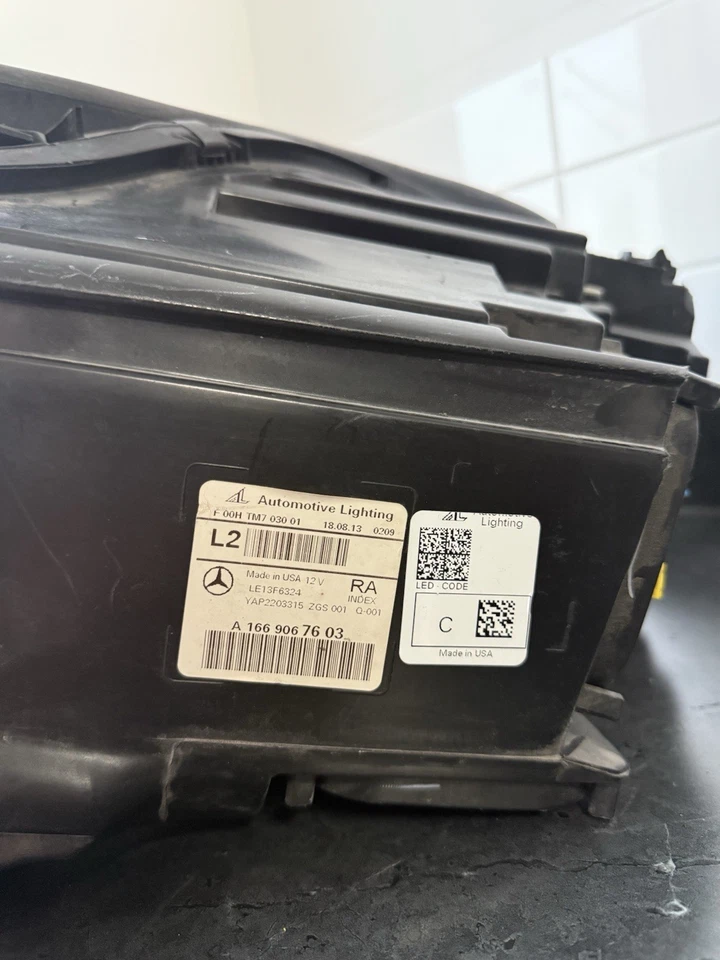 2016-2019 Mercedes GLE350 Right Passenger Side Headlight LED OEM A 166 906 76 03 - Image 2 of 2