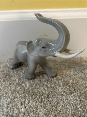 Herend Hungary Charging Gray Elephant 5266 Handpainted Figurine 3 3/4'' x 5''