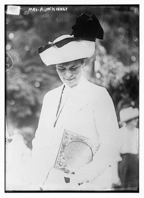 Photo:Mrs. A. McKinney,women,portrait photographs,Bain News Service