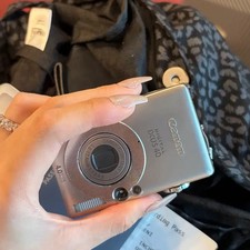Canon IXUS 40 Digital Camera Silver Official