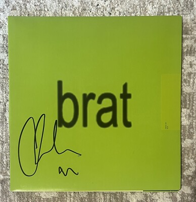 CHARLI XCX　限定5000枚　2LP　レコード　BRAT Buy Charli XCX Vinyl Records Online at Urban Outfitters: 'Brat,' More