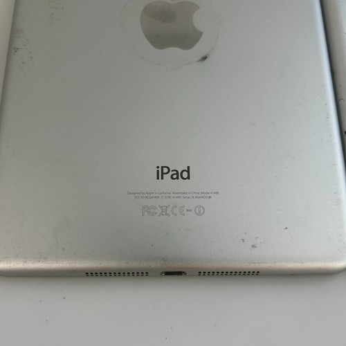 Apple iPad Mini 2 Model 2x A1490 for Parts or Repair Pre-Owned - Picture 3 of 6