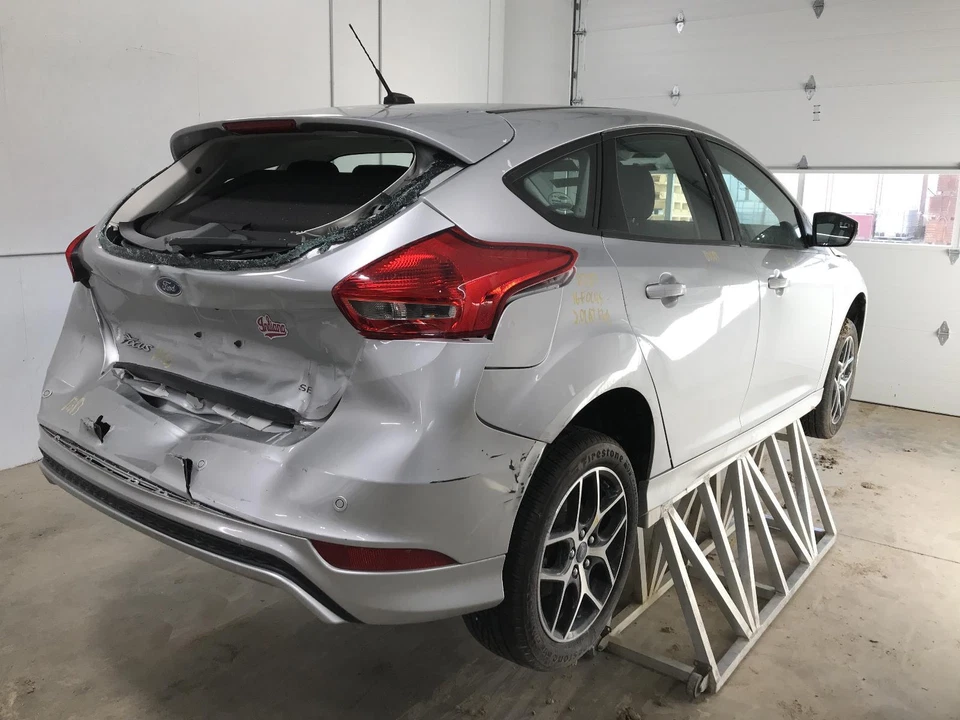 Luz de conducción usada se adapta a: Ford Focus 2016 grado de conducción antiniebla A Foto 4 de 4