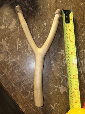 HANDMADE WOODEN SLINGSHOT EXACTLY AS SHOWN IN THE PHOTOS UNSIGNED UNBRANDED