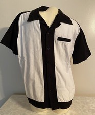    Men's Size Large Button Down Short Sleeve Shirt   