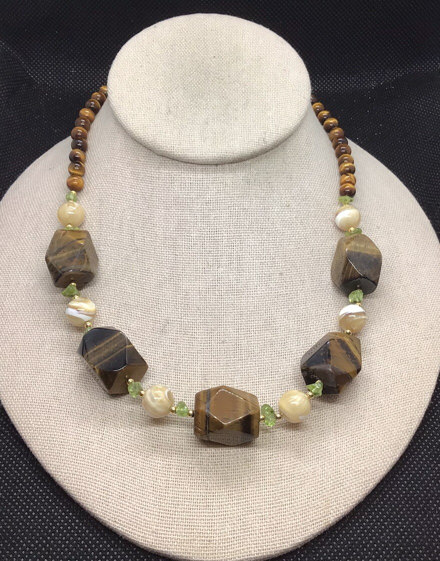 Vintage Gold Tone Costume Chunky Tiger Eye Stone Necklace 18' C444