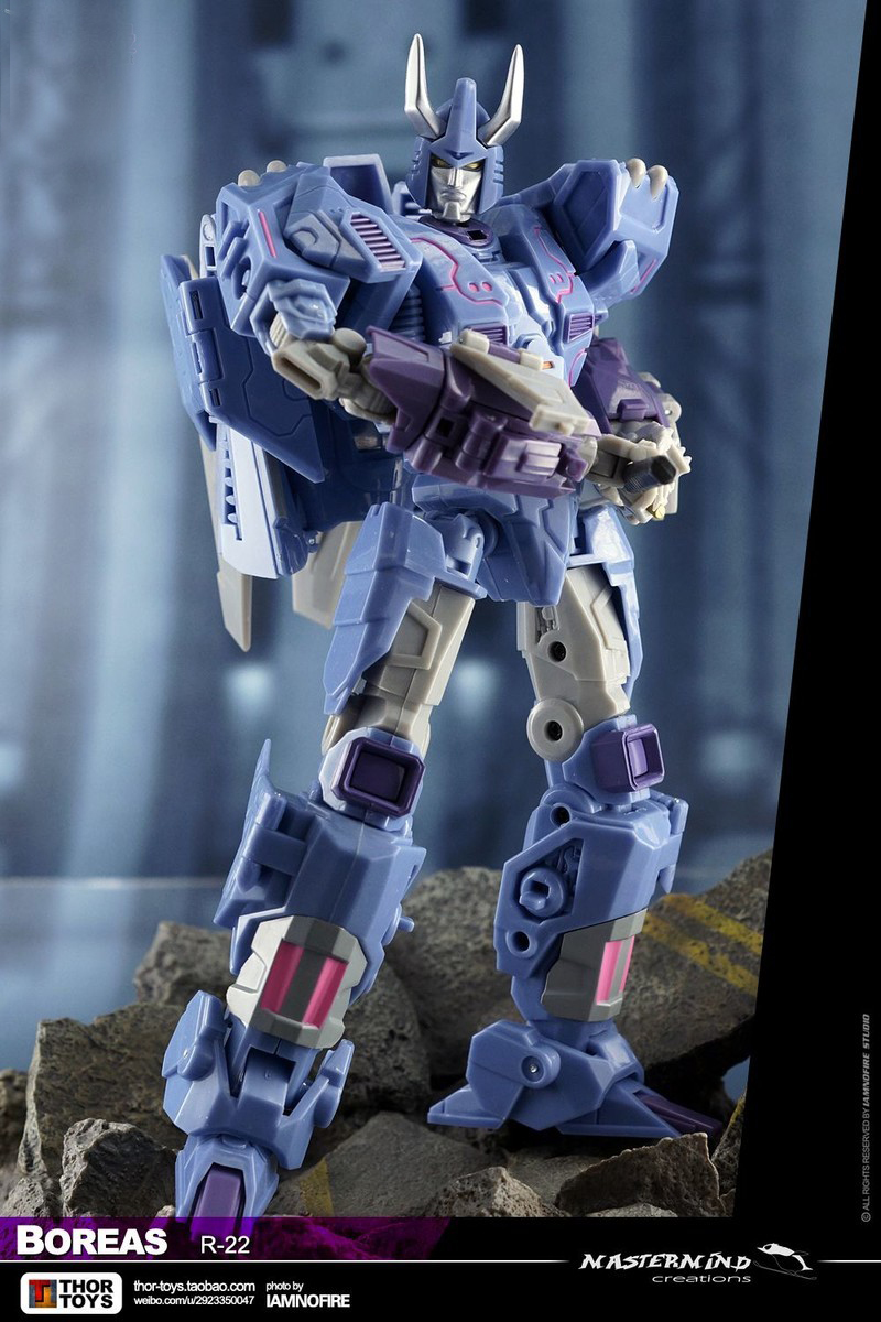 Transformable Toys Cyclonus MMC R-22 Boreas Action Figure