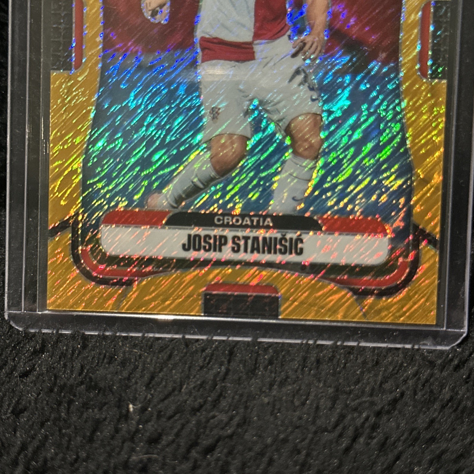 2026 Prizm FIFA World Cup 1st Off Josip Stanišić Croatia #198 Gold Shimmer 3/5 view 6
