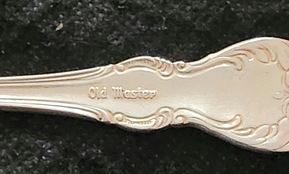 Tenedor para servir carne fría maciza Olde Master (Sterling, 1942) Toalla plateada 8,25" Foto 2 de 2