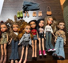 Bratz 2001 Fashion Doll Lot of 7 w Clothing Shoes Accessories Removable Clothes