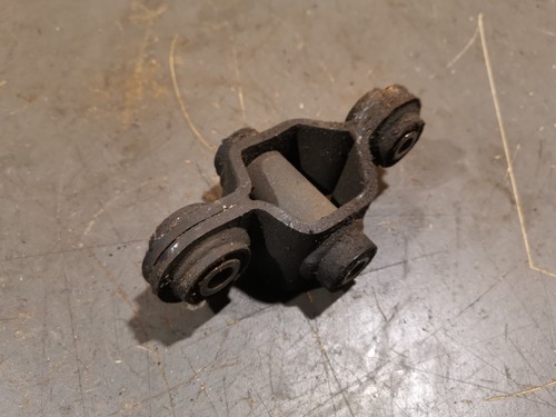 Suzuki GS 500 E (GM51B) [C2] Federbein Knochen Umlenkung hinten Schwinge