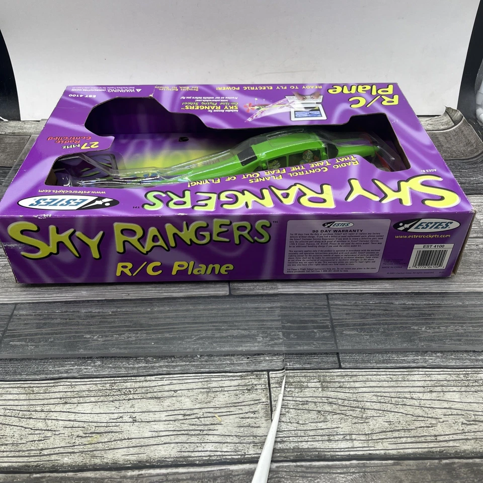 Estes Sky Rangers Green Trainer R/C Airplane, 27 MHz, EST 4100 {137}. - Image 4 of 4