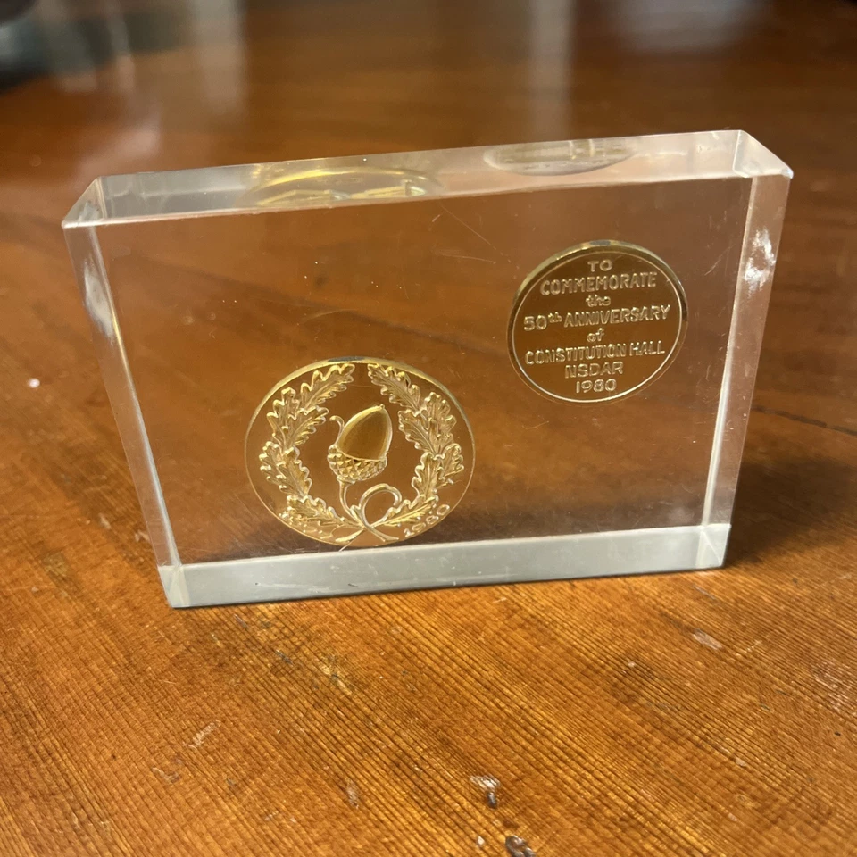 NSDAR Memorial Continental Hall Daughters American Revolution Lucite Coins - Image 2 of 4