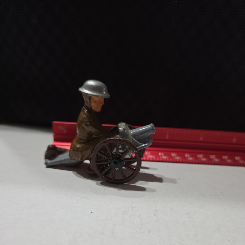 Vintage 1930s Manoil WWI ARMY ARTILLERY SOLDIER Lead Figure