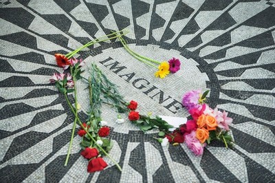 Strawberry Fields Memorial for John Lennon Photo Art Print Poster 18x12