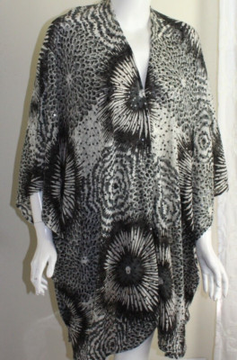 Chico's M L 1 2 3 Black White Dazzler Ruana Poncho Knit Funky Fun O/S