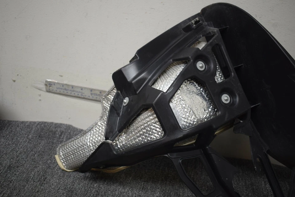 Porsche Cayman 2014-2016 soporte lateral OEM de fábrica Foto 2 de 4