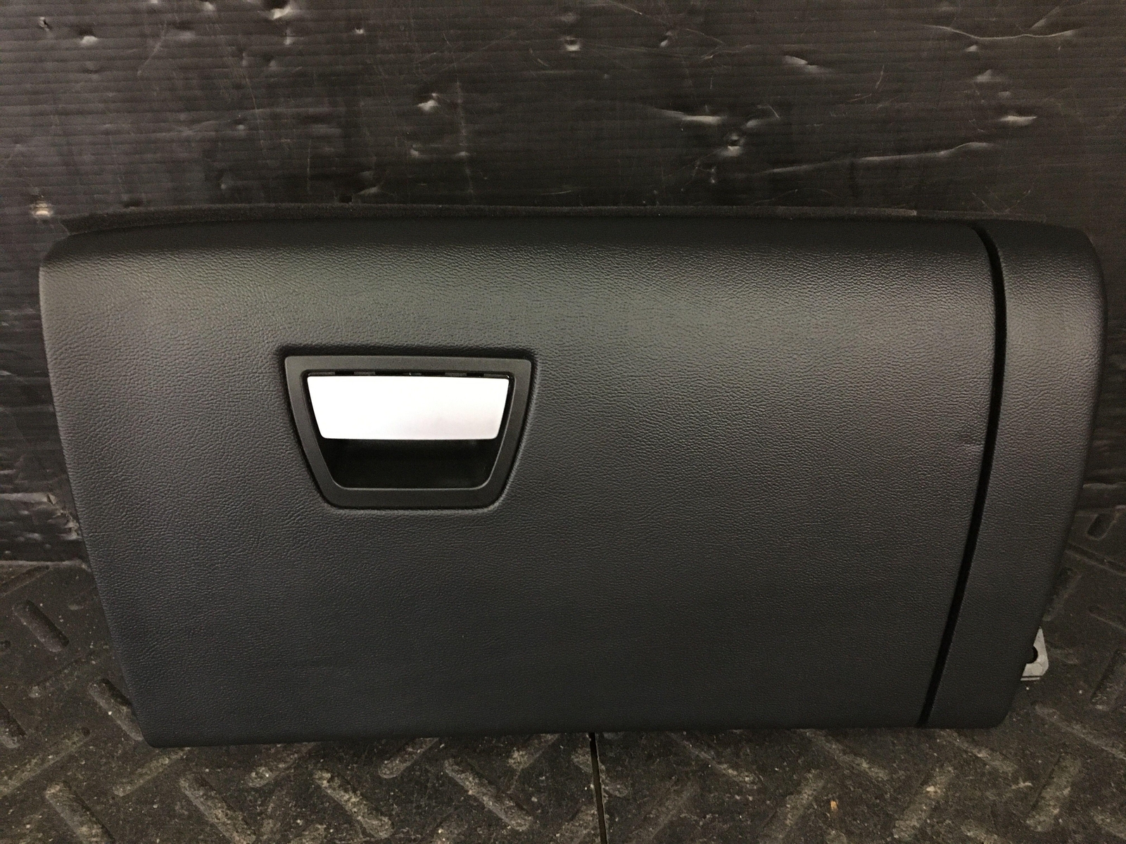 14-17 MASERATI GHIBLI DASH GLOVE BOX STORAGE COMPARTMENT BLACK INTERIOR NE