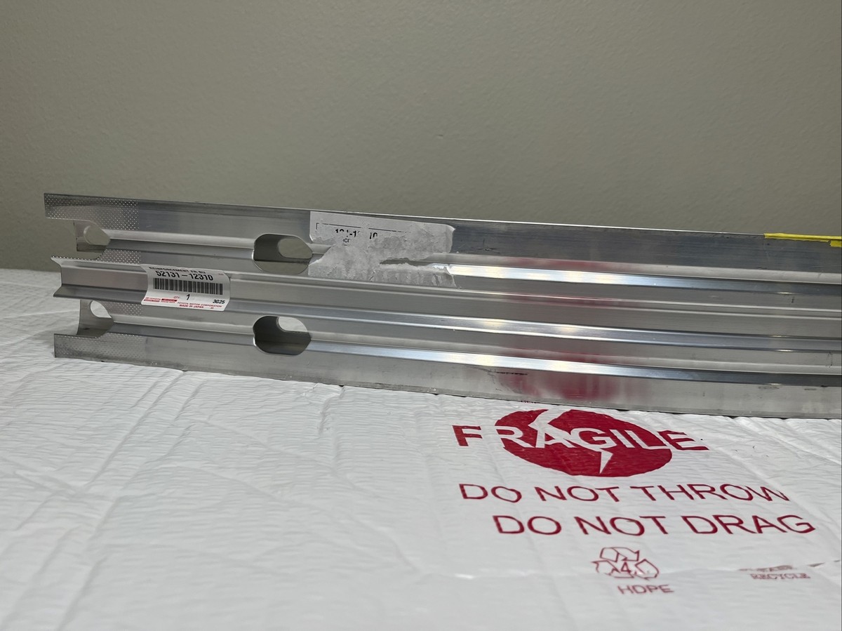 【remi】 Amazon.com: Genuine Toyota Parts 52131-0C040 Front Bumper