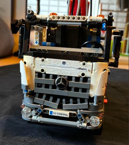 LEGO 42043 Technic Mercedes-Benz Arocs 3245 Brazo de reclamación Funciones de potencia Motor Coche Foto 2 de 4