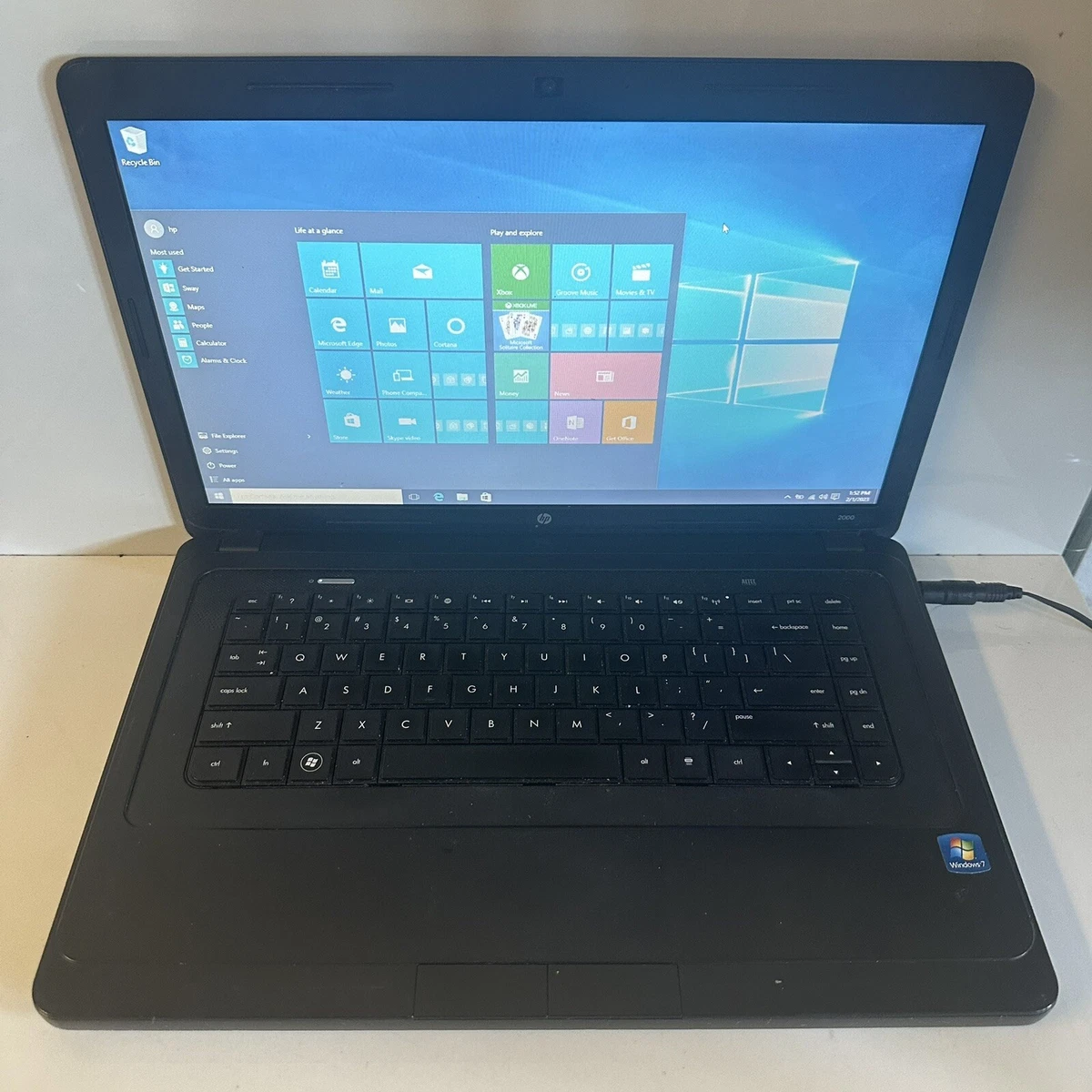 15.6 HP 2000 Laptop AMD E 350 1.60GHZ 3GB RAM 320GB HDD