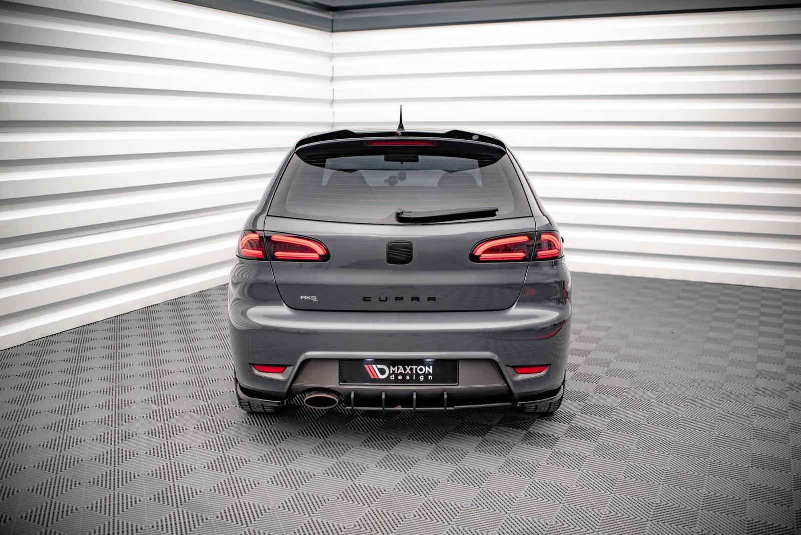Diffuseur central Seat Ibiza Cupra Mk3 avec spoiler noir rouge - 2