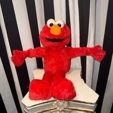 2012 Hasbro Sesame Street Big Hugs Me Elmo 22  Plush Talks  Sings WORKS 
