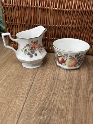 Vintage Johnson Brothers ''Fresh Fruit'' Milchkännchen und Zuckerdose