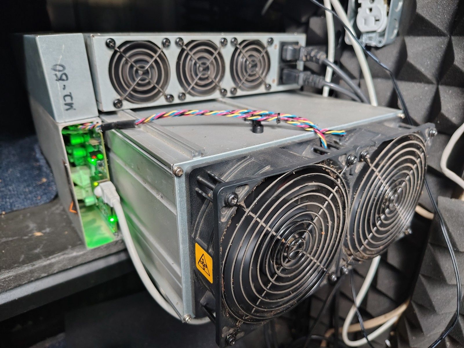 Bitmain Antminer Z15 Pro ASIC ZEC Miner 840ksol/s