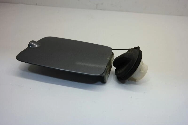 2005 Kia Sorento Fuel Filler Door Grey - Image 4 of 4