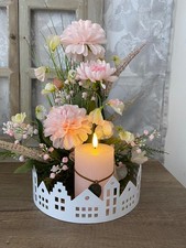Deko Tablett Häuser mit LED Kerze und Seidenblumengesteck