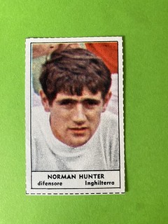 1966 ENGLAND NORMAN HUNTER FOOTBALL WORLD CUP TIME ALBUM CARD LEEDS UTD ITALIAN