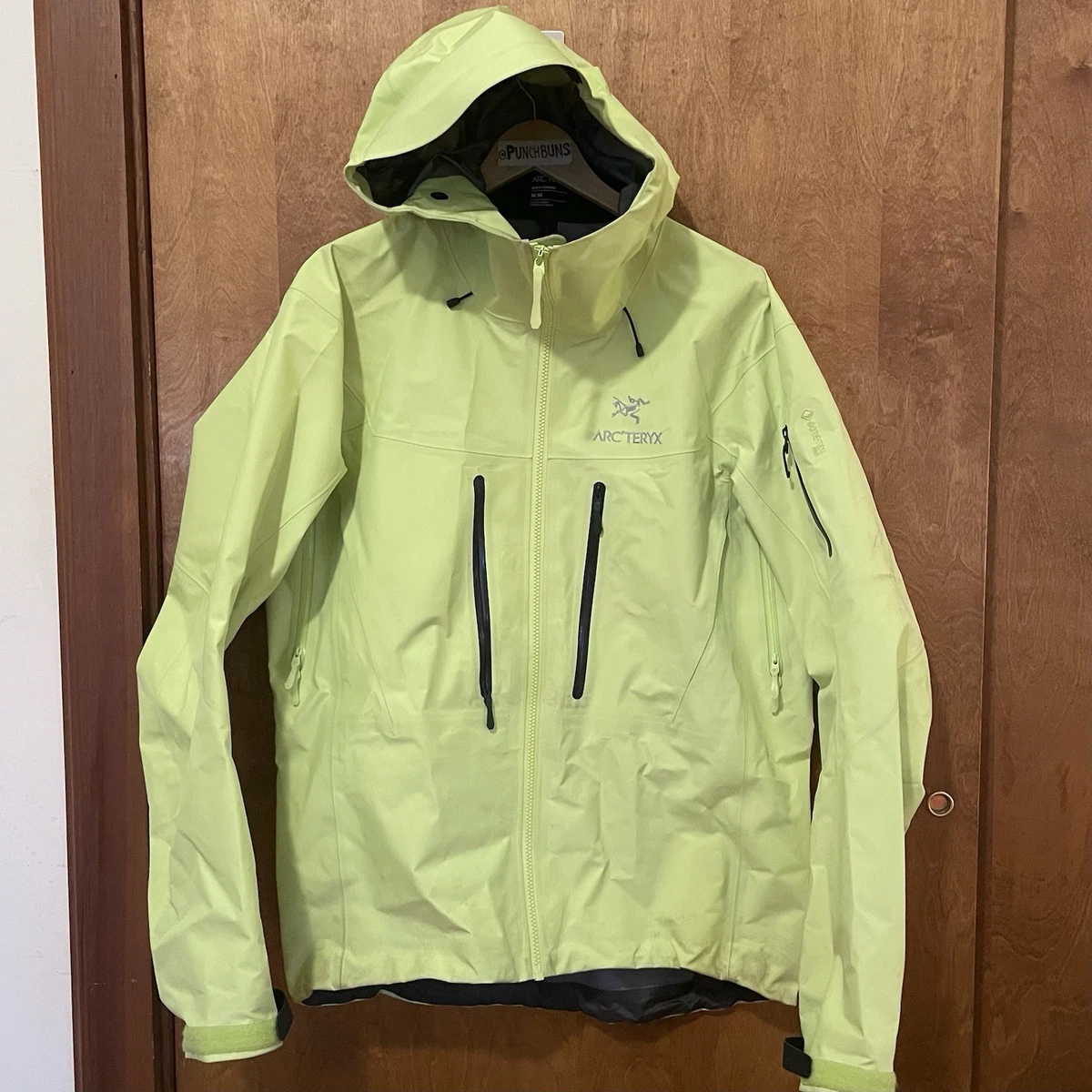 Preços baixos em Arc'teryx Alpha SV Casacos e jaquetas para Homens