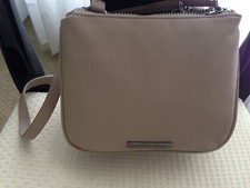 Nwt Saks Fifth Avenue Off  Womens Beige Tripple Zip Cross Body Bag, Retail $100