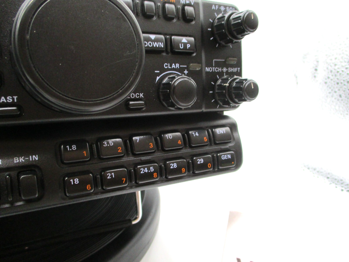 Yaesu FT-900 100W HF Transceiver Japanese specification. Ham Radio