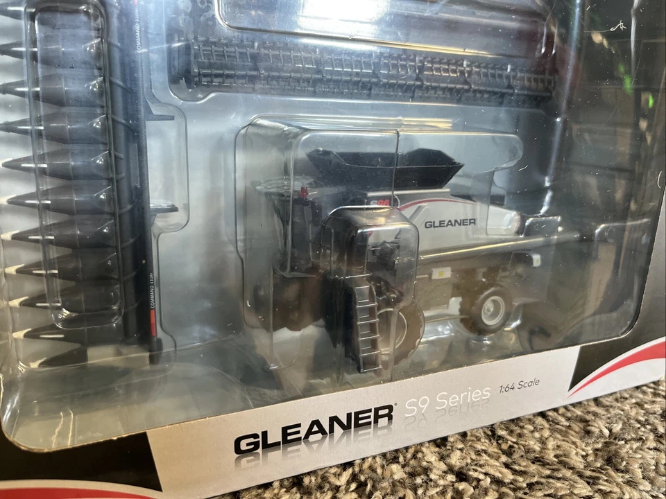 1/64 2024 SpecCast Gleaner S96 S9 Series Combine NEW!! - Image 2 of 3
