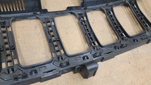 2017 2018 2019 2020 JEEP GRAND CHEROKEE Front Bumper Upper Grille Trim - Picture 20 of 24