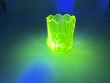 Degenhart Vaseline Glass Beaded Medallion  Toothpick Holder Glows Uranium  AB5