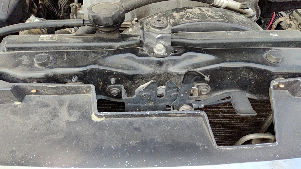 Conjunto de pestillo de capó GMC Canyon 2004-2012 con soporte OEM Foto 3 de 3