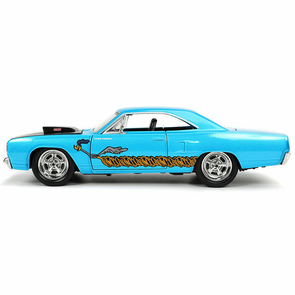 JADATOYS 1/24 ロードランナー ワイリーコヨーテ PLYMOUTH Amazon.com: Jada Wile E Coyote & 1970 Plymouth Road Runner