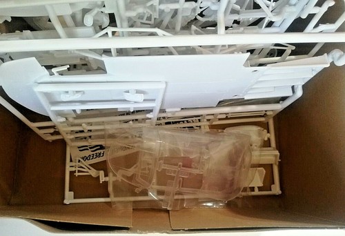 Corvette C5 R 2001 Revell Daytona 24 Hours Race w/ Limited Edition Decals Parts - Picture 3 of 8