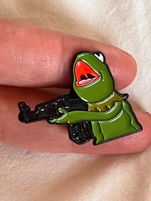 Kermit The Frog with Gun - Funny Meme - Enamel Pin / Badge - Excellent Condition