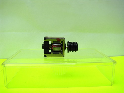 0501933 Nuevo motor Fleischmann completo para locomotoras de limpieza de rieles 4933 / 4938 | Condition: Neu