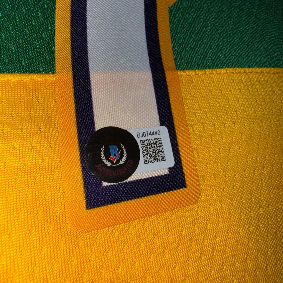 JONAS VALANCIUNAS NEW ORLEANS PELICANS SIGNED / AUTOGRAPHED JERSEY BECKETT COA - Image 3 of 4