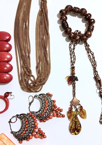 Coral Peach Jewelry Lot - Wearable 12 Bracelets 3 Necklaces 7 Pair of Earrings - Picture 6 of 8